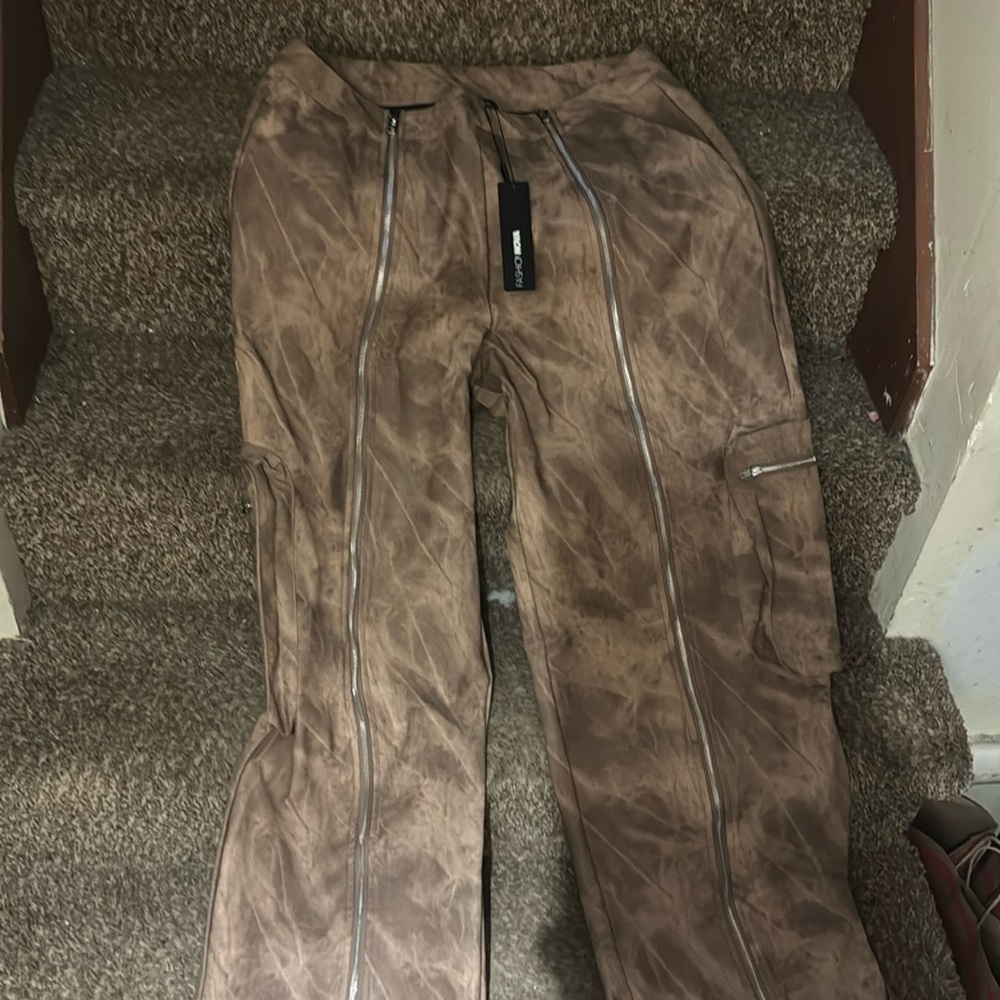 FASHION NOVA LEATHER PANT WITH ZIP.